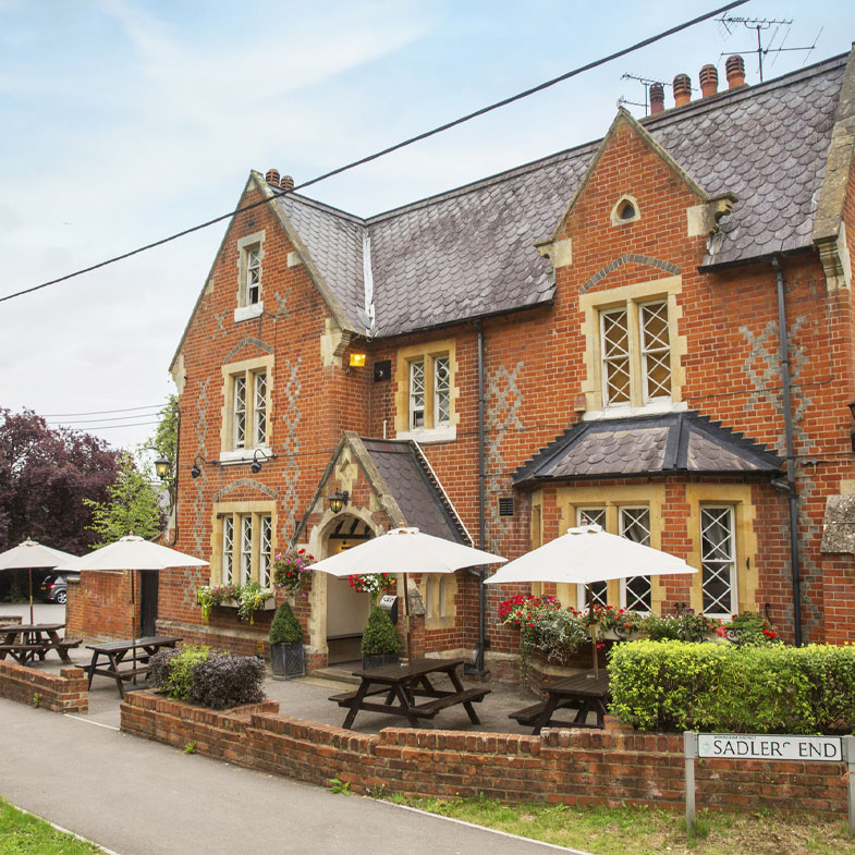 The Walter Arms Pub in  Sindlesham